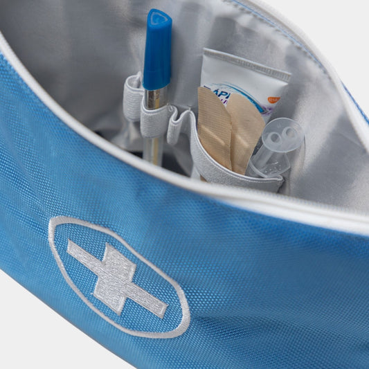 Botiquín, en color Azul, para guardar y transportar fácilmente las medicinas de toda tu familia a donde vayas.