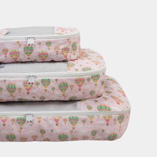 Pack x 3 Organizadores de Ropa en print Globos. Transporta o guarda la ropa perfectamente doblada y ordenada en la maleta o en tu clóset. Ahorra espacio y tiempo en empacar/desempacar.
