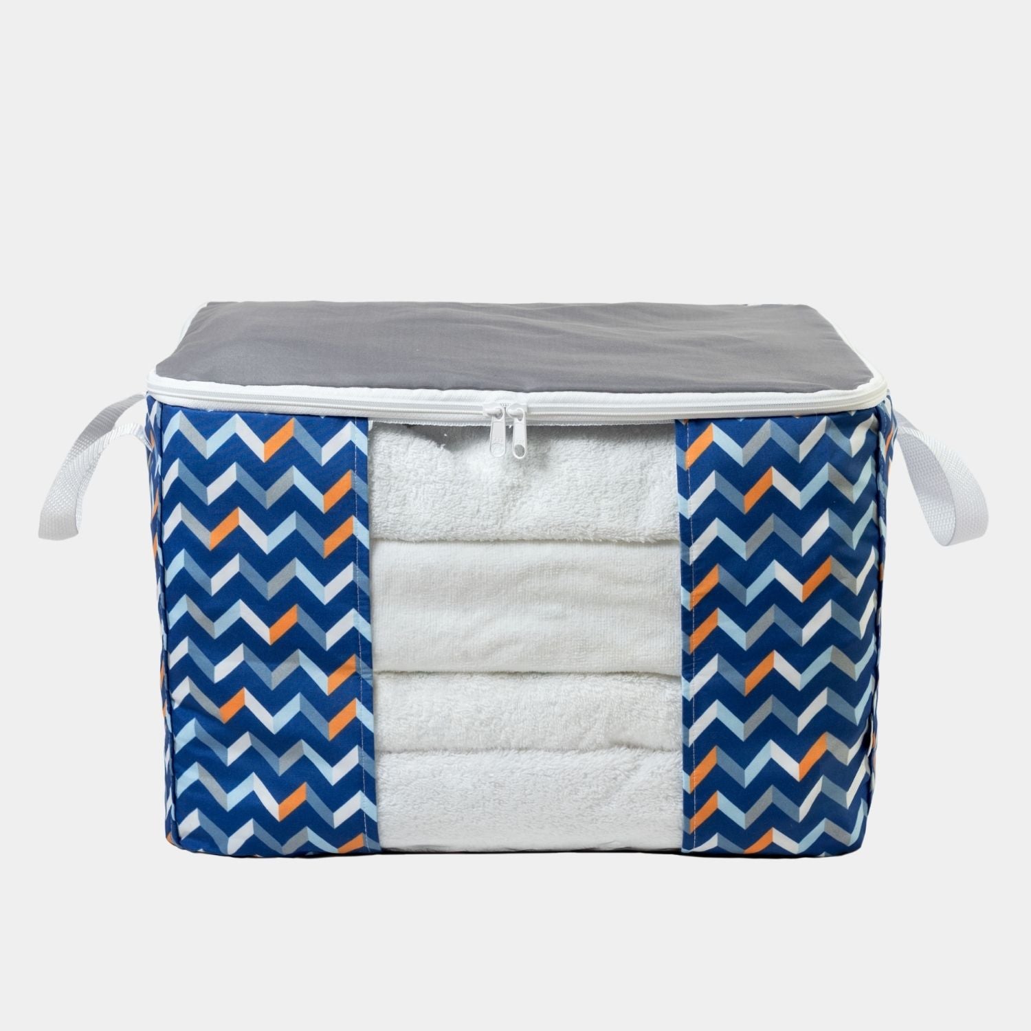 Caja Organizadora en print Rayas. Organiza la ropa de cama, toallas o ropa de tus hijos de la temporada pasada en cajas de tela que adornan tus ambientes.