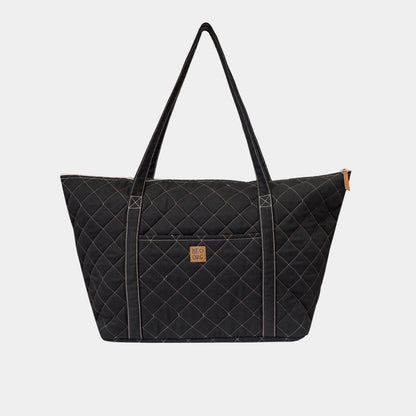 Mom Bag en color Negro con interior Beige. Amplio y versátil bolso para utilizar como pañalera, maletín de fin de semana o como bolso de mano para viajes.
