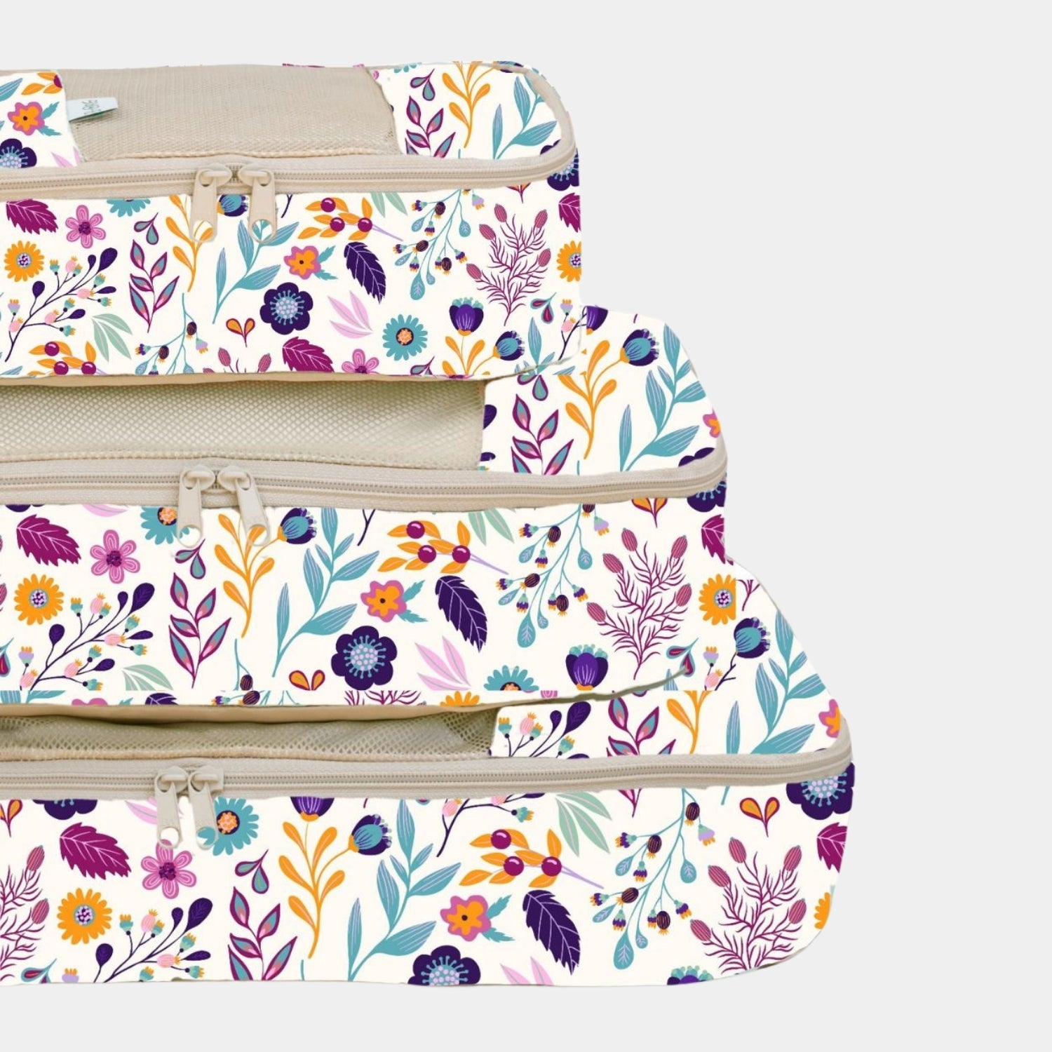 Pack x 3 Organizadores de Ropa en print Flores Beige. Transporta o guarda la ropa perfectamente doblada y ordenada en la maleta o en tu clóset. Ahorra espacio y tiempo en empacar/desempacar.